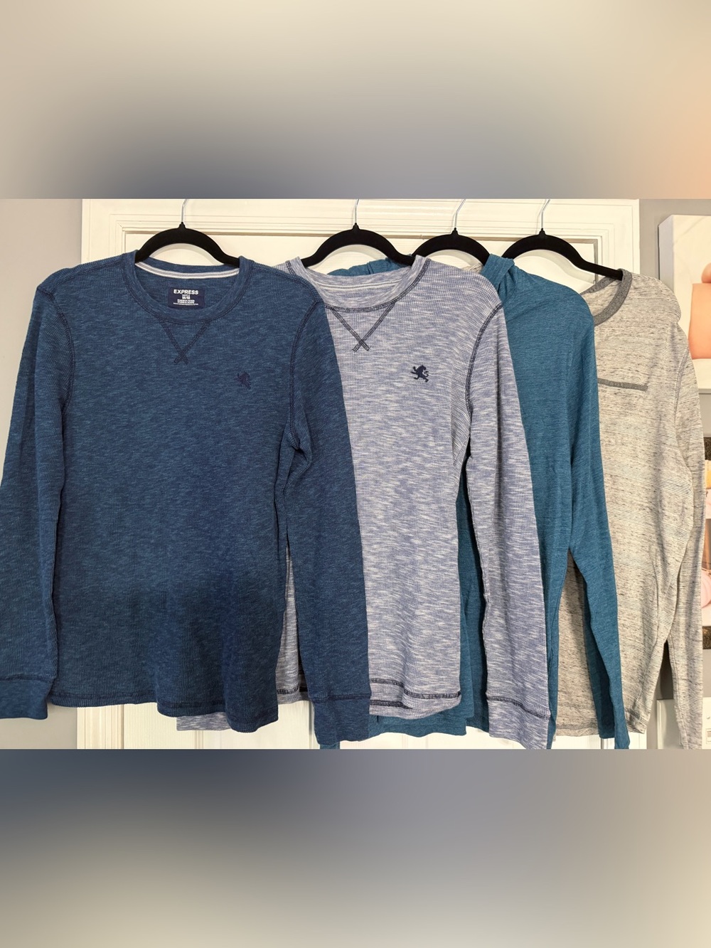 Bundle of Men's Express Long Sleeve Tees Size Medium